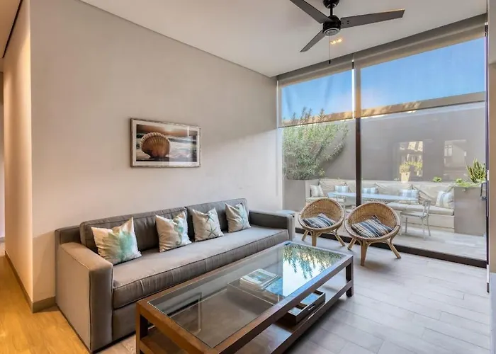 Modern Marina-view Penthouse With Private Hot Tub, Pool & Netflix Cabo San Lucas
