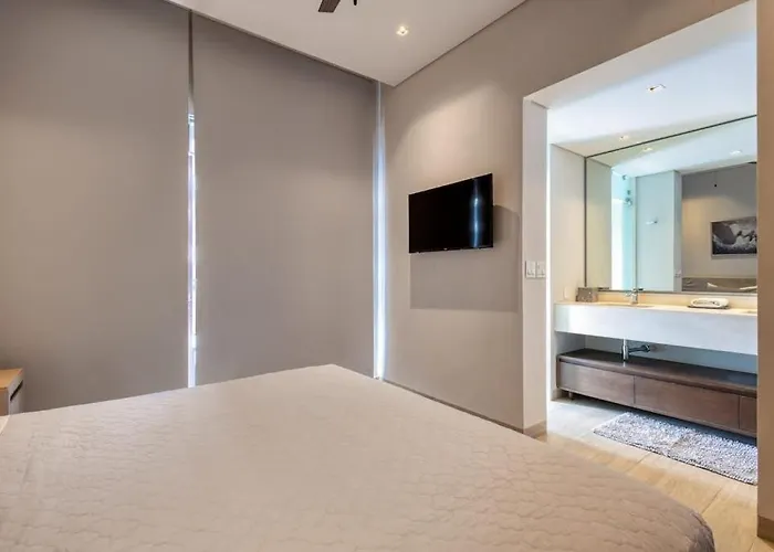 Modern Marina-view Penthouse With Private Hot Tub, Pool & Netflix * Cabo San Lucas