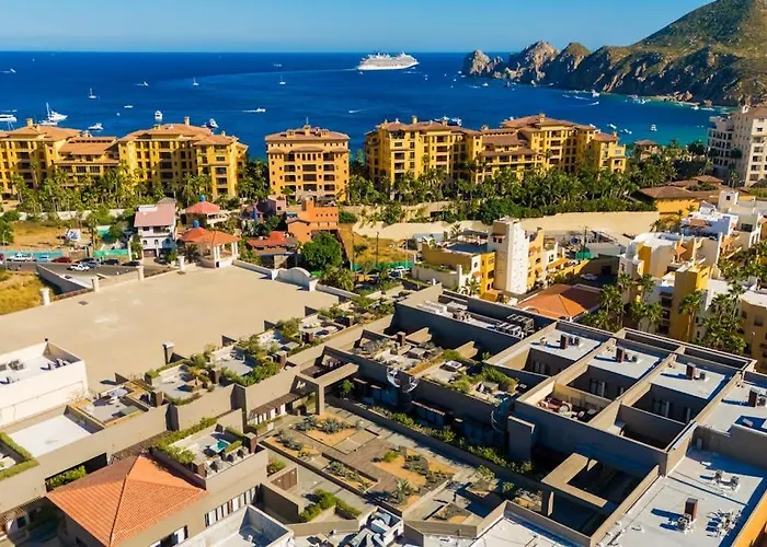 Modern Marina-view Penthouse With Private Hot Tub, Pool & Netflix Ferienhaus *